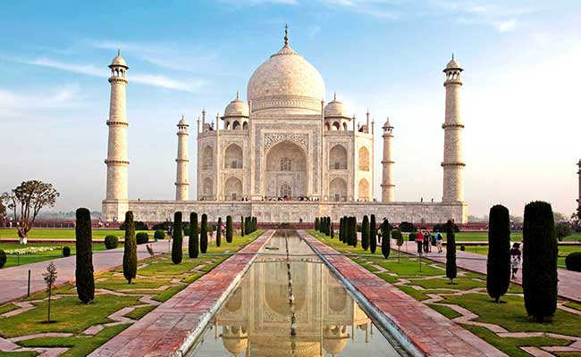 Taj Mahal Tour From Delhi by Luxury Cars